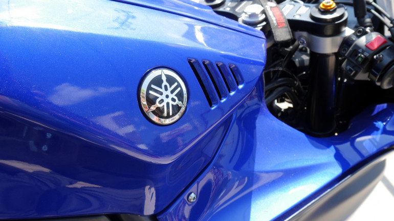 Χαρακτηριστικές γρίλιες στο ρεζερβουάρ της Yamaha.