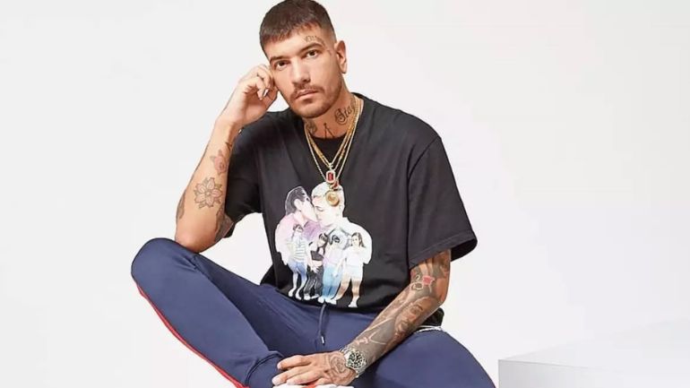 Snik: Αποκαλεί «πατσαβούρα» τη σύντροφό του – Το βίντεο που ανέβηκε και… κατέβηκε