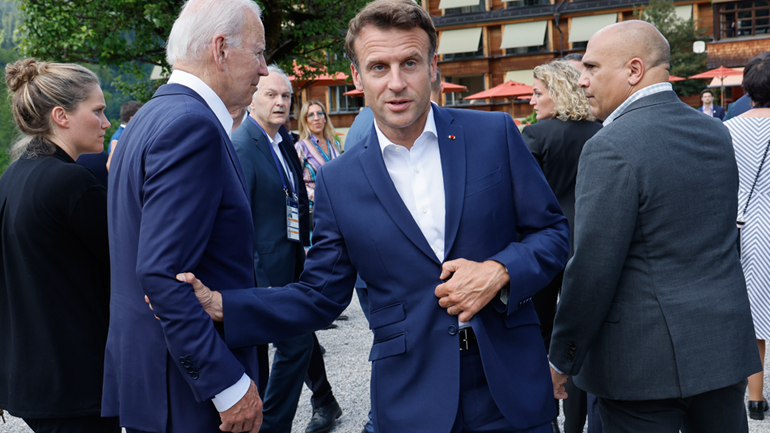 Γαλλία: Καλεί τις πετρελαιοπαραγωγούς χώρες να παράγουν περισσότερο, ναι σε Ιράν και Βενεζουέλα ως πηγών εφοδιασμού