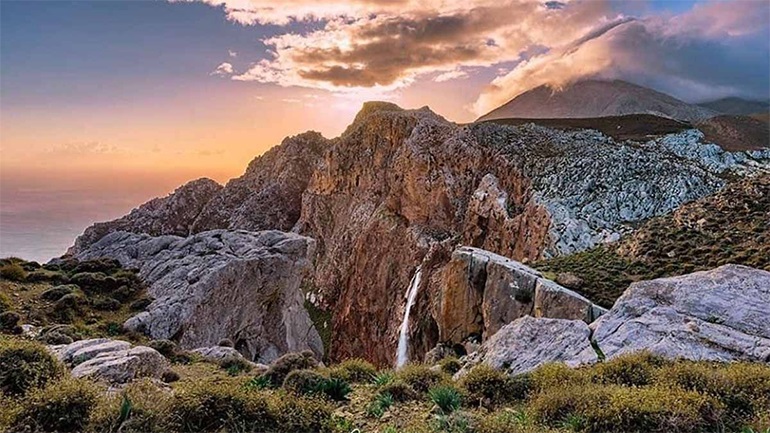 Δημοφιλής προορισμός τα Αστερούσια όρη στην Κρήτη για τους Έλληνες επισκέπτες