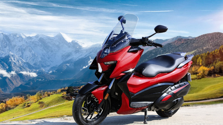 Πολύ ιδιαίτερο και άκρως ανταγωνιστικό scooter στην κατηγορία των 300 κ.εκ.