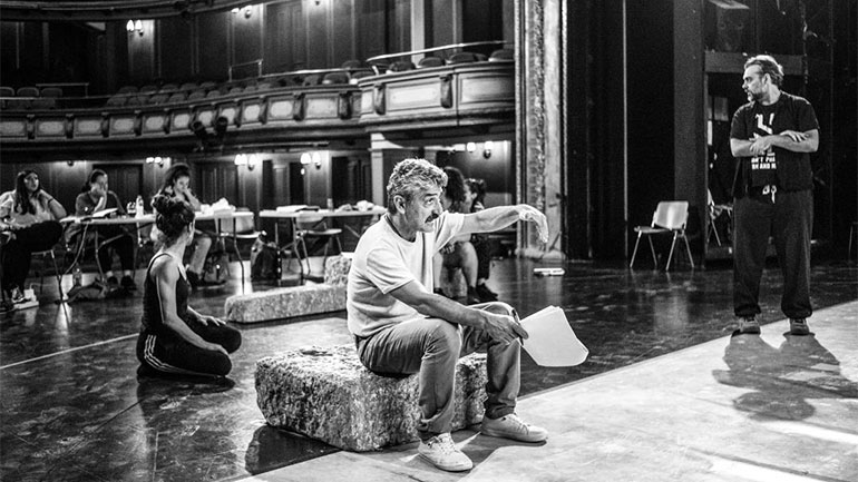 Οι πρώτες φωτογραφίες από τον «Αίαντα» του Σοφοκλή στην Επίδαυρο