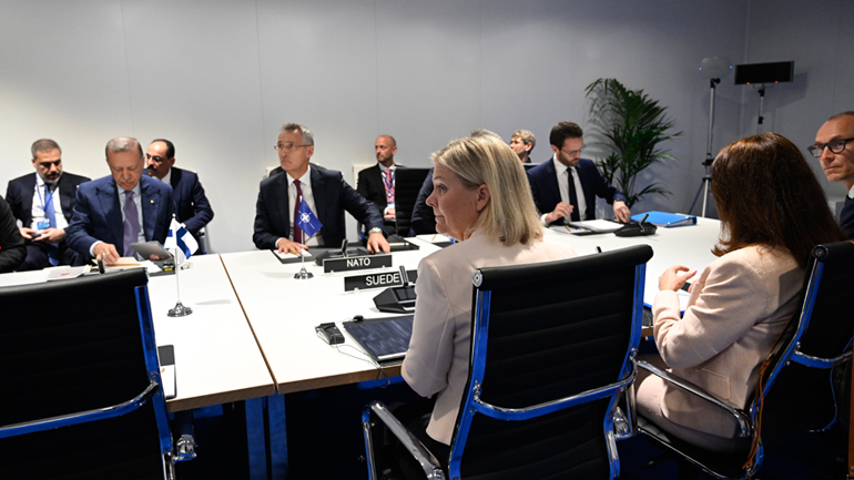 Ξεκίνησε η τριμερής συνάντηση στη Μαδρίτη