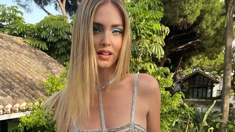Chiara Ferragni: Η εμφάνιση με το «γυμνό» μπλουζάκι δίχασε τους θαυμαστές της!