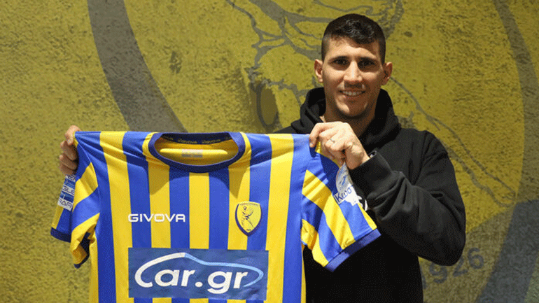 Παραμένει στον Παναιτωλικό ο Καρέλης