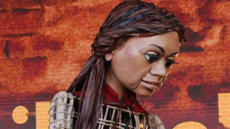 Οι Elbow, η μικρή Αμάλ και χορωδία προσφύγων στη σκηνή του Φεστιβάλ Γκλάστονμπερι