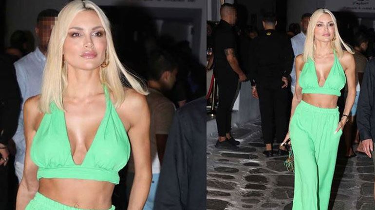 Αλεξάνδρα Παναγιώταρου: Τα νυχτοπερπατήματα στη Μύκονο με sexy πράσινο outfit