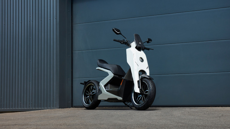 Έχει δύο τροχούς, είναι ηλεκτρικό, έχει ροπή 578Nm. Τι είναι;