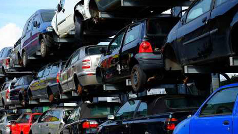 Καλαμάτα: Έσπρωχναν στην αγορά αυτοκίνητα με γυρισμένα χιλιόμετρα και βλάβες