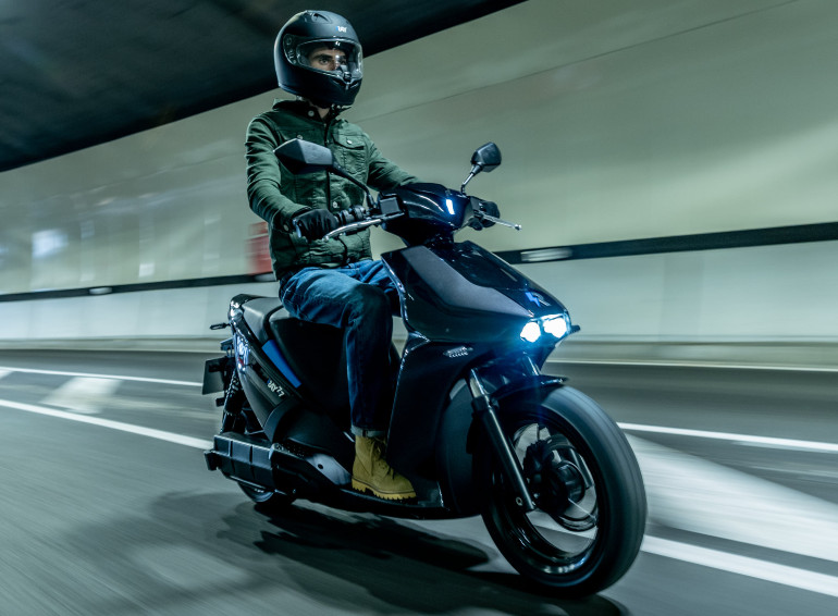 Εκρηκτικό το ηλεκτρικό scooter Ray 7.7.