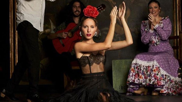 Μαρία Ολυμπία Γλίξμπουργκ: Μεταμορφώνεται σε Ισπανίδα για το Harper’s Bazaar Spain