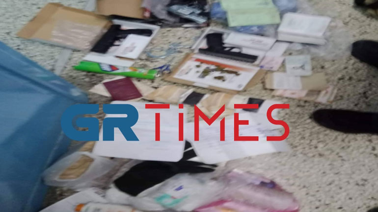 Θεσσαλονίκη: Άστεγος τραυμάτισε αστυνομικό και στην κατοχή του βρέθηκε «οπλοστάσιο»