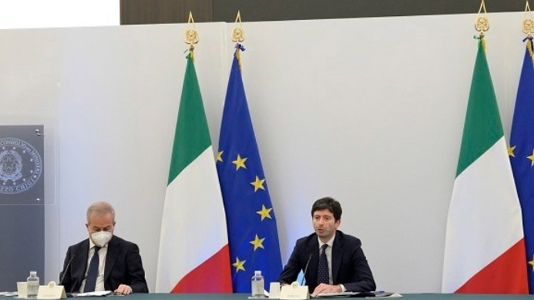 Σχεδόν ένα εκατομμύριο Ιταλοί θετικοί στον κορωνοϊό – Ξανανοίγουν πολλές «πτέρυγες Covid» στα νοσοκομεία