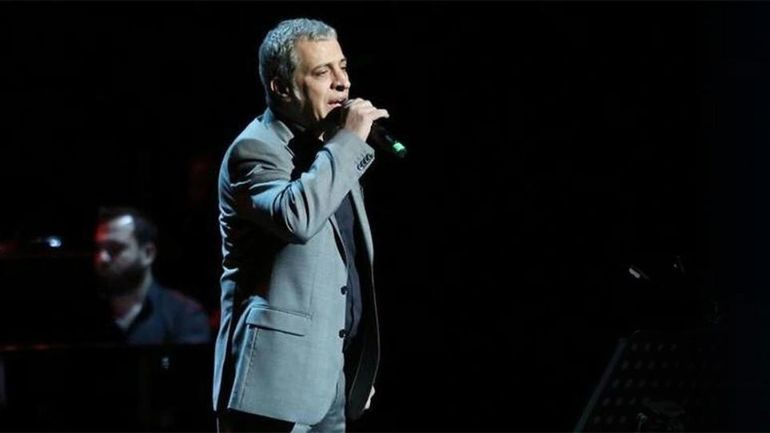 Θέμης Αδαμαντίδης: Συνελήφθη μετά από καταγγελία για ξυλοδαρμό της συντρόφου του