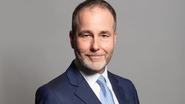 Εκτός κόμματος ο Συντηρητικός βουλευτής Κρίστοφερ Πίντσερ, ενεπλάκη σε σεξουαλικό σκάνδαλο