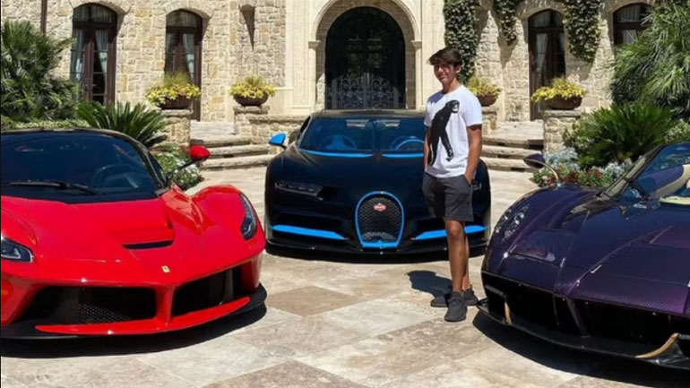 Το αδιανόητο γκαράζ αυτού του 15χρονου, που «βγάζει» 22.000 ευρώ το μήνα από το Youtube