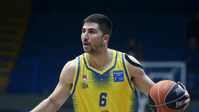 Μπάσκετ: Παραμένει στο Περιστέρι ο Μωραΐτης