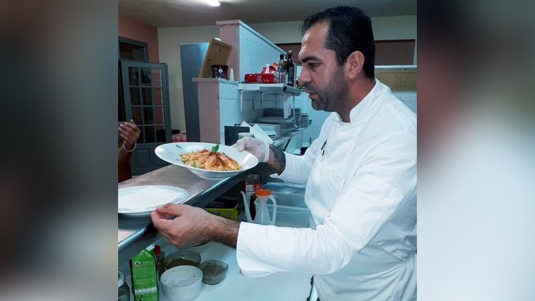 Ο Νίκος Νιάρος δεν έχει ίσα δικαιώματα με τον Πέτρο Φιλιππίδη;