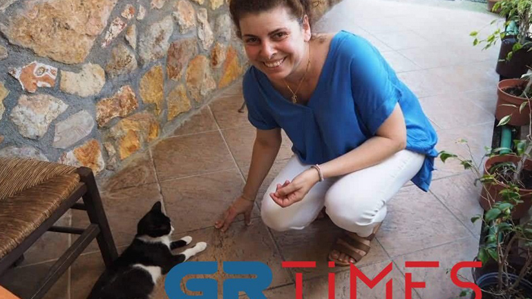 Αιδηψός: Η γατούλα που κλώτσησαν στη θάλασσα είναι πλέον καλά και έγινε μητέρα!