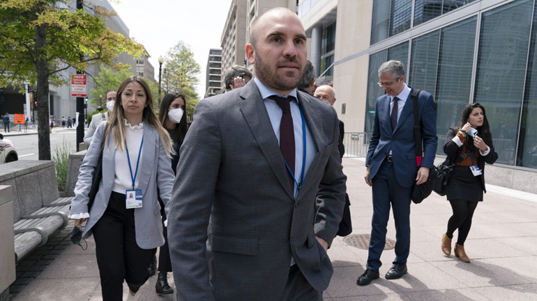 Παραιτήθηκε ο υπουργός Οικονομίας της Αργεντινής