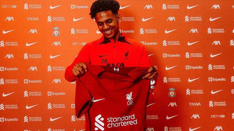 Η Λίβερπουλ παρουσίασε τον Φάμπιο Καρβάλιο