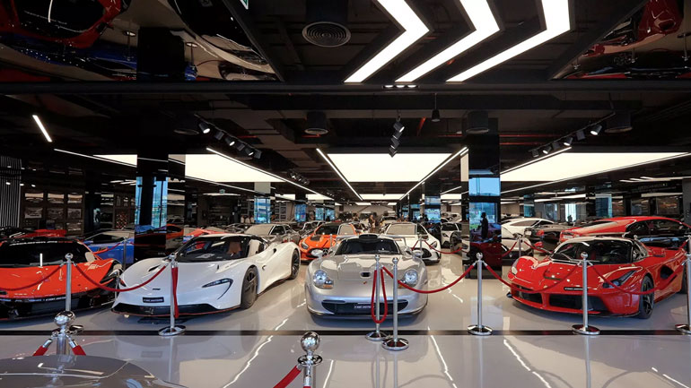 Η πιο ακριβή αντιπροσωπεία αυτοκινήτων στον κόσμο με μοντέλα αξίας 100.000.000 ευρώ