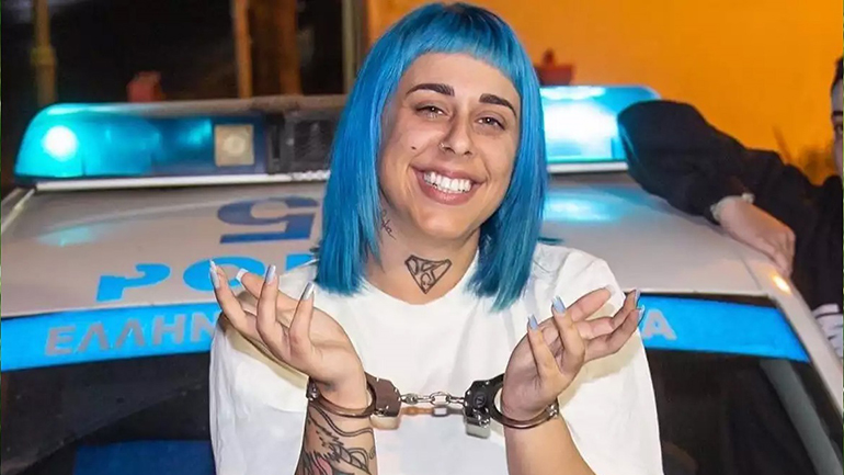 Super Κική: «Συγγνώμη που κάνω story από την τουαλέτα. Έτσι είναι η εγκυμοσύνη;»