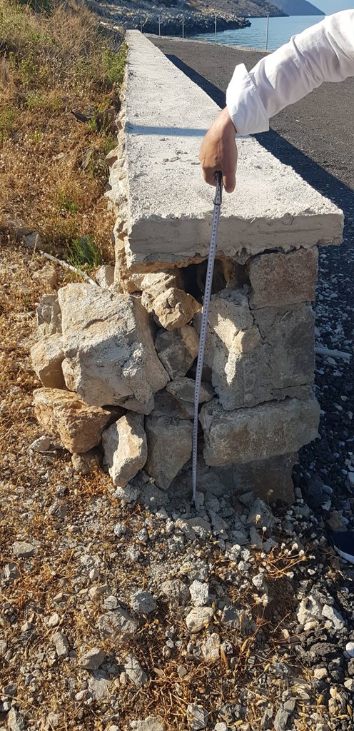 Το τείχος που έχτισαν κοστολογείται πολλές χιλιάδες ευρώ 