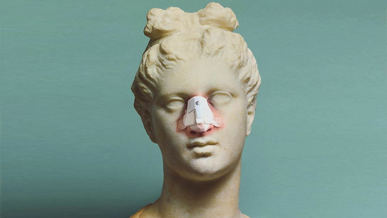 Νικόλας Σμυρνάκης: «Η αλήθεια που δεν αγαπήσαμε»