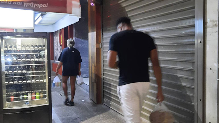 Βραδινή βόλτα στου Ζωγράφου ο Γιάννης Αντετοκούνμπο Βραδινή βόλτα στου Ζωγράφου ο Γιάννης Αντετοκούνμπο