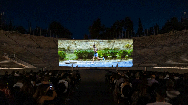 Το Παναθηναϊκό Στάδιο έλαμψε, αναβιώνοντας την ιστορική στιγμή του Μαραθωνοδρόμου Κωνσταντίνου Γκελαούζου