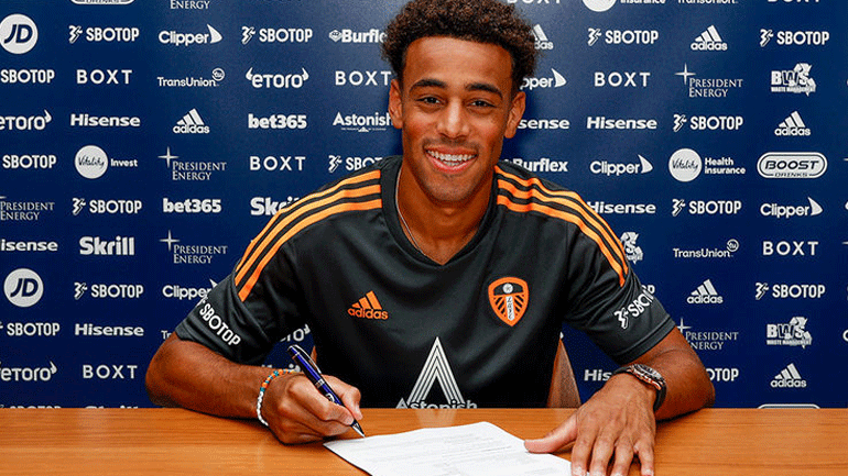 Η Λιντς απέκτησε τον Άνταμς από τη Λειψία