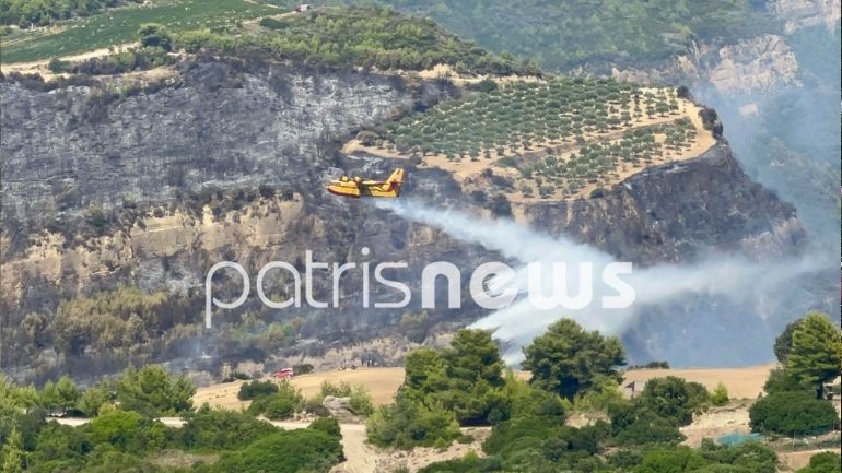 Πύργος: Νέα αναζωπύρωση στην Κορυφή – Πλησιάζει το χωριό η φωτιά