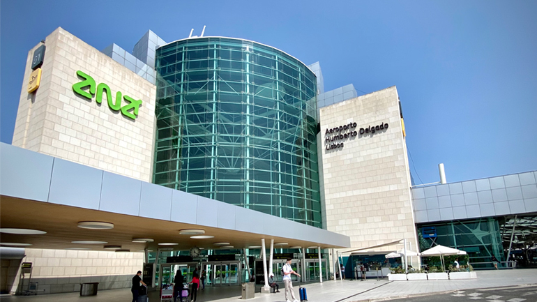 Πορτογαλία: Ο φορέας διαχείρισης αερολιμένων αναγνωρίζει προβλήματα στο αεροδρόμιο της Λισαβόνας