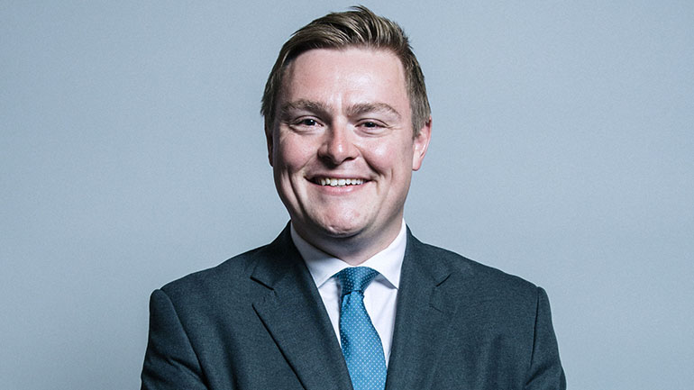 Βρετανία: Παραιτήθηκε και ο υφυπουργός Παιδείας Βρετανία: Παραιτήθηκε και ο υφυπουργός Παιδείας