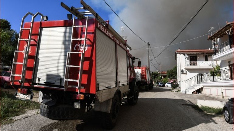 Πυροσβέστες Ηπείρου: «Στις ξένες δυνάμεις κάνετε τελετές υποδοχής, ενώ εμείς πεταμένοι σαν τσουβάλια» Πυροσβέστες Ηπείρου: «Στις ξένες δυνάμεις κάνετε τελετές υποδοχής, ενώ εμείς πεταμένοι σαν τσουβάλια»