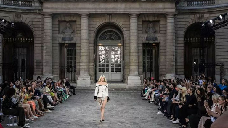 Η Celia Kritharioti παρουσίασε τη νέα της συλλογή στο επιβλητικό Monnaie de Paris 1775