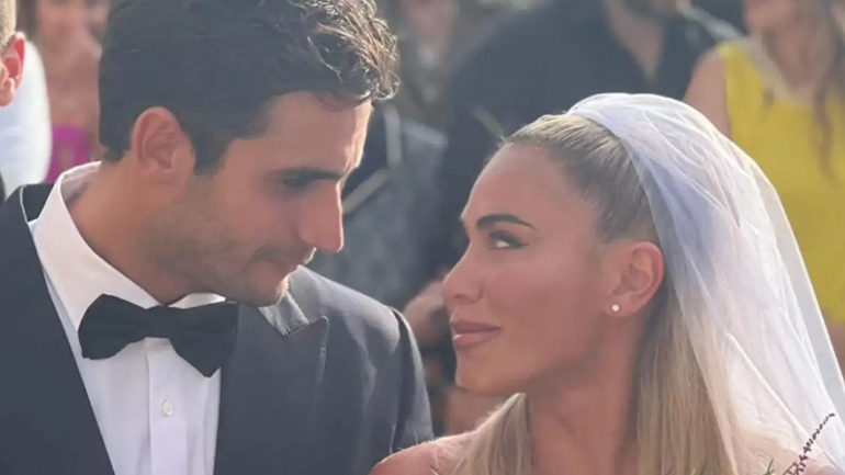 Κόνι Μεταξά – Μάριος Καπότσης: Οι πρώτες φωτογραφίες από το γάμο τους