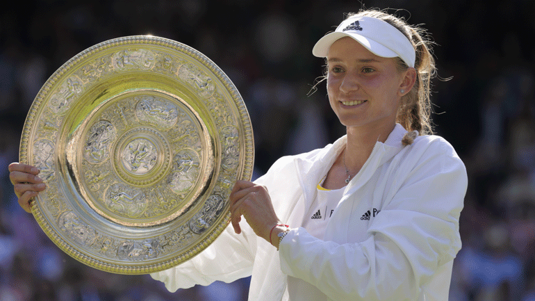 Ριμπάκινα: «Δεν πίστευα ότι θα ήμουν εδώ την 2η εβδομάδα και τώρα κρατώ το τρόπαιο»