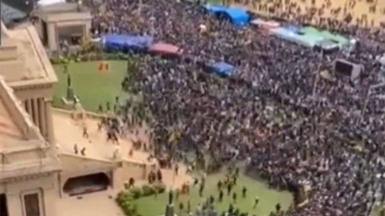 Σρι Λάνκα: Διαδηλωτές εισέβαλαν στην προεδρική κατοικία