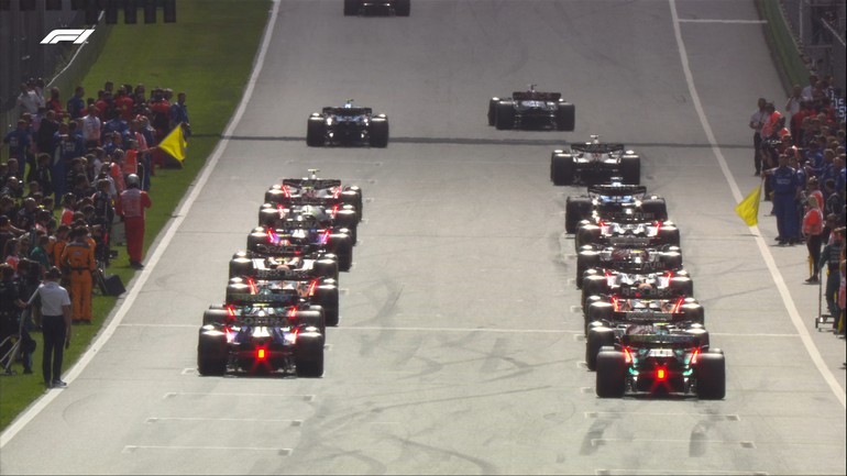 Στις 16.00 “σβήνουν” τα κόκκινα φώτα και ξεκινάει το Αυστριακό Grand Prix-Στην Pole Position o Verstappen