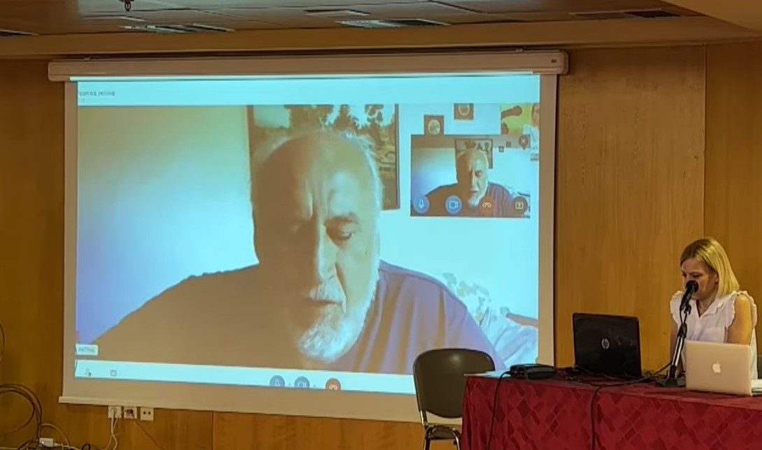 Ο Kαθηγητής Φυσικής Γεώργιος Ράπτης, μέλος της ερευνητικής ομάδας του Πέτρου Ζωγράφου, μεταξύ των ομιλητών 