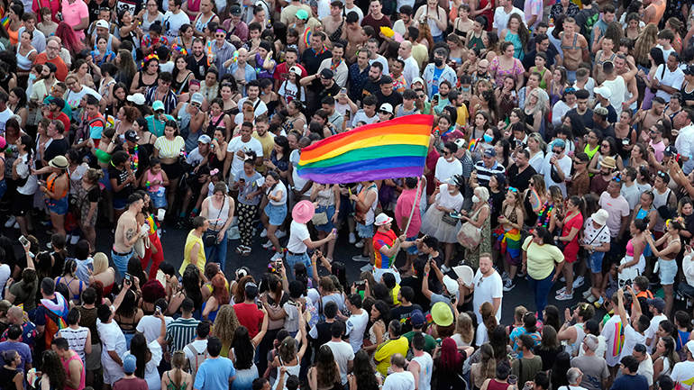Ισπανία: Έπειτα από δύο χρόνια γιορτάστηκε το Pride με τη συμμετοχή χιλιάδων ανθρώπων