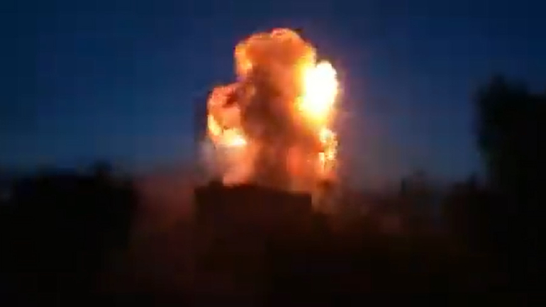 Ουκρανία: Δεκαπέντε νεκροί από βομβαρδισμό πολυκατοικίας – Η στιγμή της έκρηξης