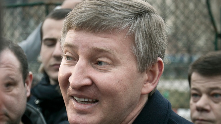 Ο Ρινάτ Αχμέτοφ ανακοίνωσε ότι ο όμιλος του αποχωρεί από τις επιχειρήσεις μέσων ενημέρωσης στην Ουκρανία