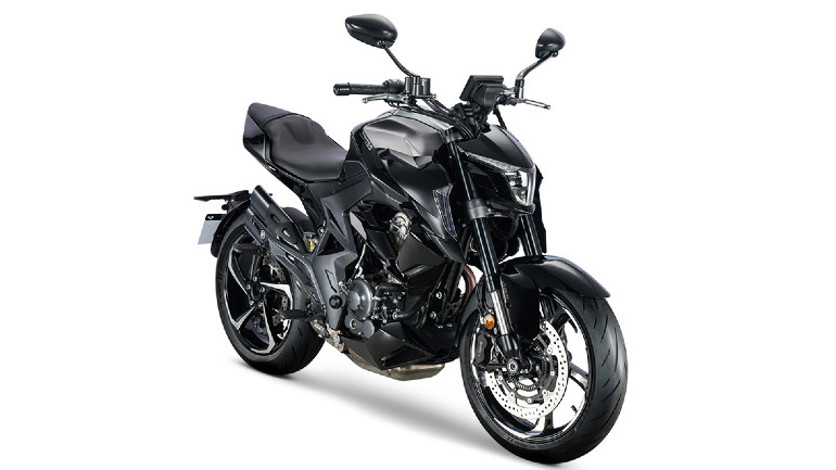 Στον μαύρο χρωματισμό δείχνει ακόμα πιο... κακό!