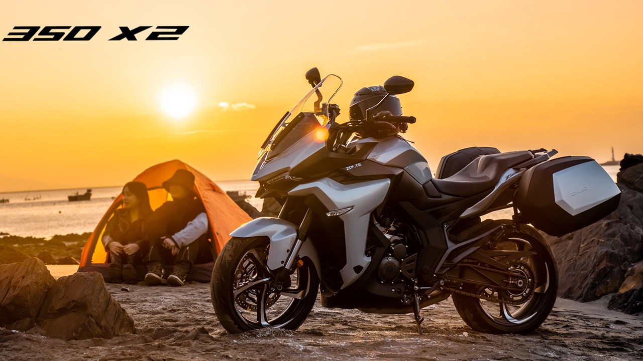 Η Sport Touring πλευρά της Daytona by Zontes