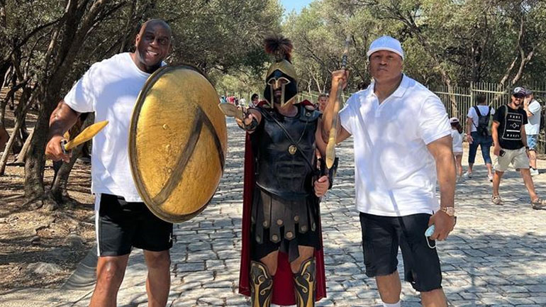 Magic Johnson: Διακοπές στην Ελλάδα για τον θρύλο του NBA – Η επίσκεψη στην Ακρόπολη