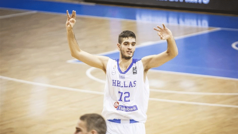 Η FIBA συμπεριέλαβε τον Μαντζούκα στους δέκα παίκτες που πρέπει να παρακολουθήσει κάποιος το Ευρωπαϊκό U20
