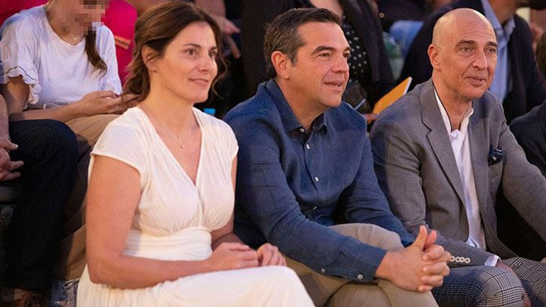 Αλέξης Τσίπρας – Μπέτυ Μπαζιάνα: Στην Επίδαυρο για την πρεμιέρα της παράστασης «Μήδεια»